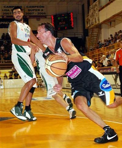 El Sepo aportó 15 tantos para el conjunto aurinegro. (Foto: Alejandro Martino)