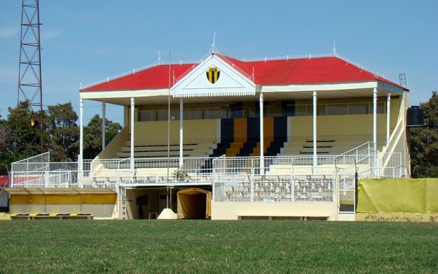 Tribuna fútbol Libertad