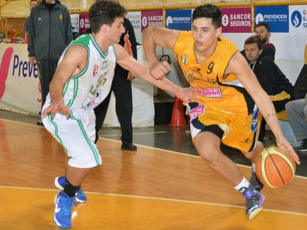 Los Tigres se quedaron con el clásico (Foto: Daniel Ponce).