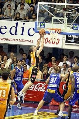 El rosarino vestirá la casaca de Regatas la próxima temporada.