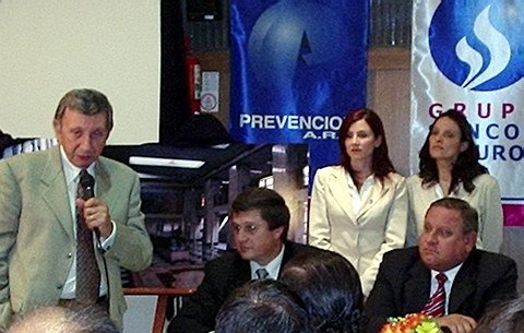 Directivos de la cooperativa (Raúl Colombetti y Néstor Abatidaga) junto a Luis Landriscina.