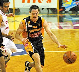 Gustavo Martin, en la última temporada, defendió los colores aurinegros (Foto: Diego Rosso)