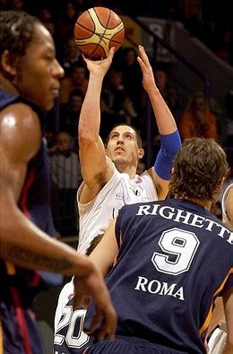 El paso del Gringo por Italia fue muy positivo (Prensa - Virtus, Italia).