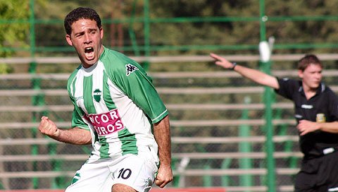 Golazo: Cristian Giacomini grita con todo el primero. (Diego Rosso)