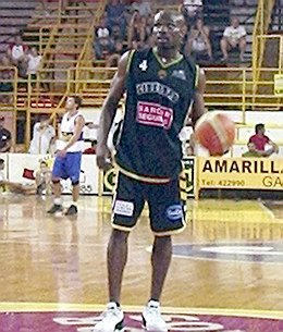 Charles Jones, en su paso por Libertad.