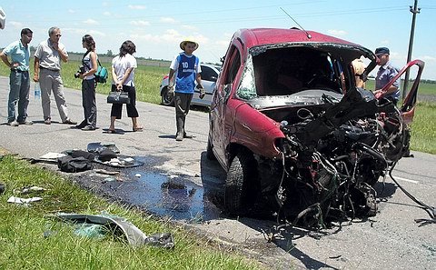La camioneta en la cual se trasladaba la cantante. La camioneta en la cual se trasladaba la cantante.