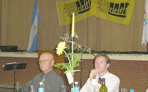 Argentino Cipolatti, presidente de la mutual, junto al intendente Gonzalo Toselli.