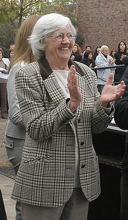 Ena Richiger, junto a autoridades locales y vecinales, dejó el Centro de Salud que lleva su nombre.