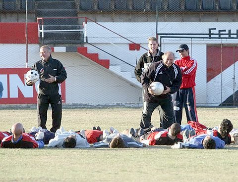 Carlos Sperdutti, durante la práctica de ayer, en el estadio de la final (Uno Mendoza).