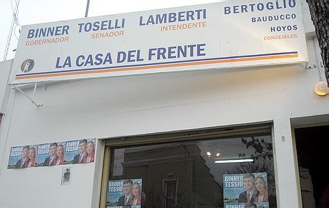 El frente del nuevo bunker del Frente Socialista.