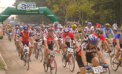 Un momento de la largada de la competencia (Prensa municipalidad).