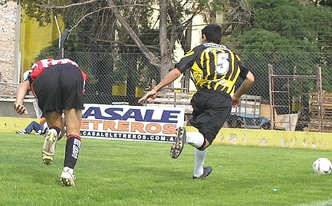 Libertad cayó tras ir dos veces en ventaja.