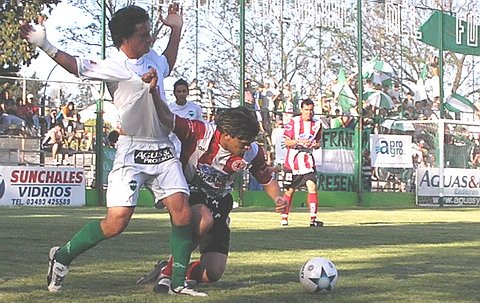 Luchado, friccionado, así fue todo el partido.