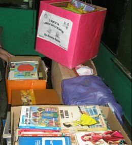 Parte de los más de 200 libros reunidos.