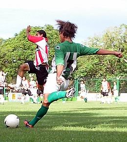 Unión buscó a través de centros, muchas veces bien controlados por la defensa juliense.