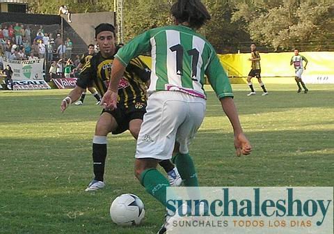 Los atacantes, salvo desde la distancia, no supieron encontrar formas de vulnerar las defensas.