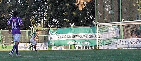 Straqualursi eludió a todos, arquero incluido y define, sólo, frente al arco, en el tercer gol.