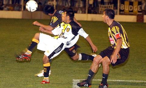 El partido fue vibrante hasta el final mismo (Gentileza El Eco digital).