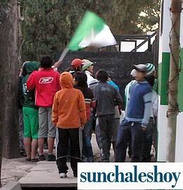 Parte de los hinchas no soportaron otra derrota y se manifestaron en contra del grupo.
