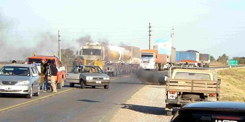El corte en Tacural fue simbólico (Edgardo Porporatto).