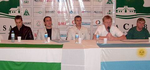 Un momento de la presentación oficial del nuevo cuerpo técnico (Prensa Unión).