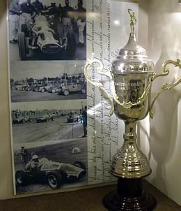 Trofeos y recuerdos, expuestos en el interior (MJ Beccaria).