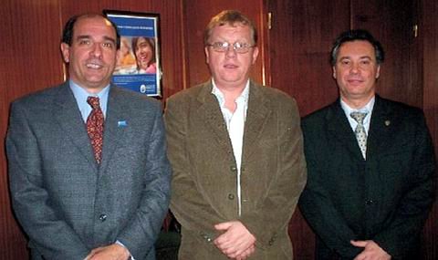 Lamberti junto a los funcionarios santafesinos (Prensa Unión).
