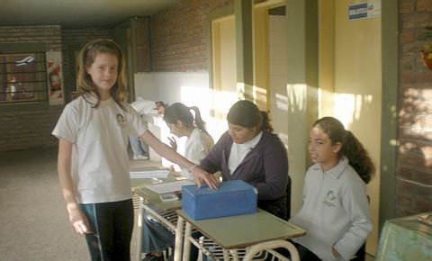 Un momento de los comicios escolares (Foto: Gentileza escuela Nº 1212).