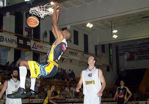 Osborne, autor de 16 puntos, fundamental en el inicio.