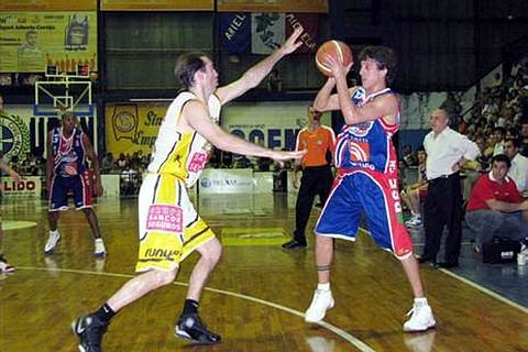 El local se hizo fuerte y se quedó con un importante triunfo (Foto: Gentileza Nuevo Diario Web).