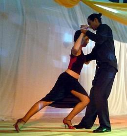 El tango, presente en la exhibición (Foto: Prensa municipalidad).