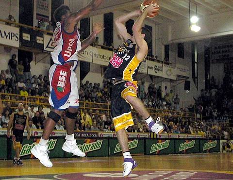 El duelo de esta noche promete ser apasionante y el del domingo fundamental (Foto: Archivo).