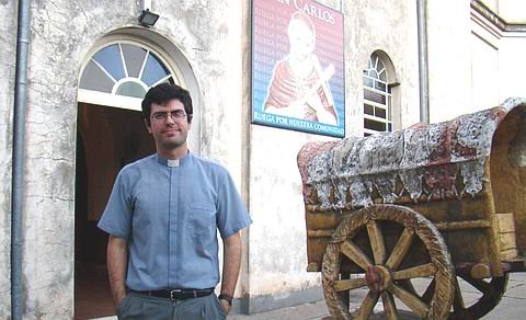 El padre Alejandro ya en nuestra ciudad hace casi un mes.