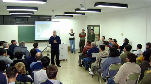 La charla tuvo una gran asistencia de público (Foto: Prensa Adesu).
