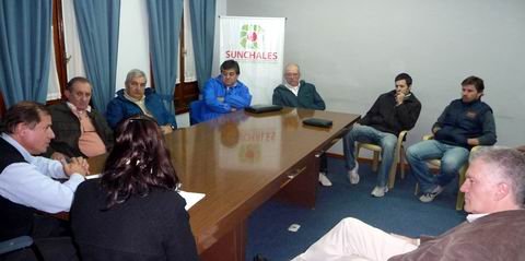 Un momento de la reunión (Prensa municipalidad).