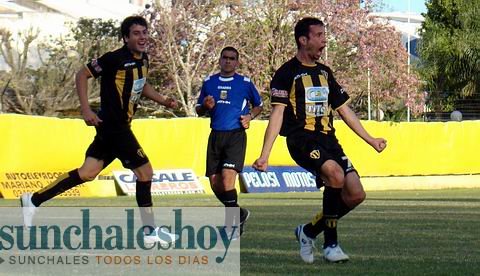 Jamud lo grita con todo, es el 2-1 y la victoria.