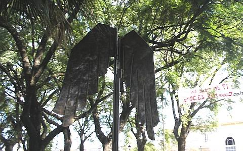 La alegoría que está emplazada en la plaza Libertad (Archivo).