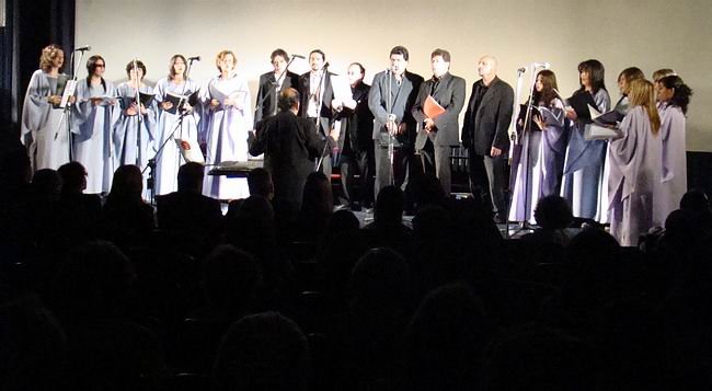 Fue una noche a toda voz, celebrando este nuevo aniversario del coro y la ciudad.