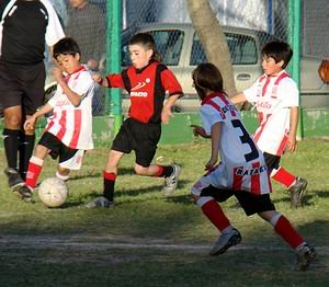 Los niños disfrutaron de días de fútbol y amistades.