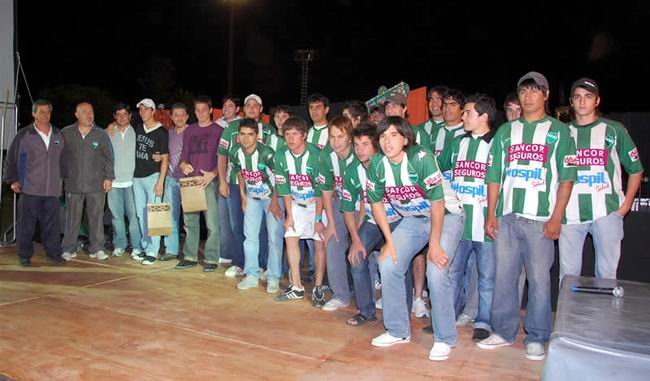 El plantel liguista tuvo su reconocimiento en la Fiesta Nacional.