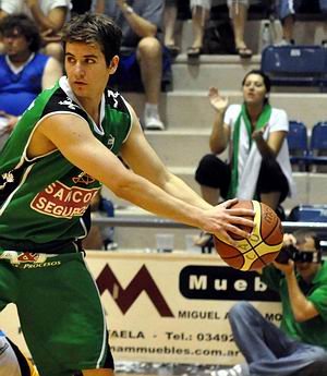 Unión pudo ganarlo con holgura pero Quimsa nunca bajó los brazos. Schattmann, de gran momento, fue bien controlado.