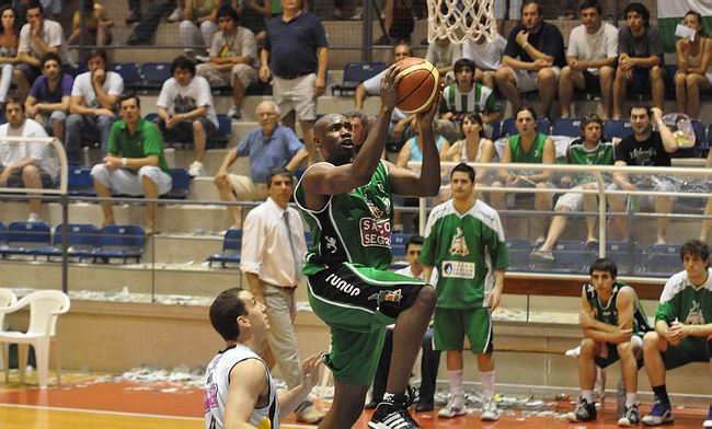 El albiverde se mostró sólido a partir de un arranque demoledor (Foto: El Litoral).