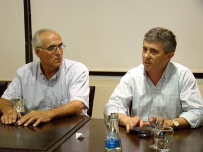 Los responsables de la Cámara de Industriales local. Los responsables de la Cámara de Industriales local.