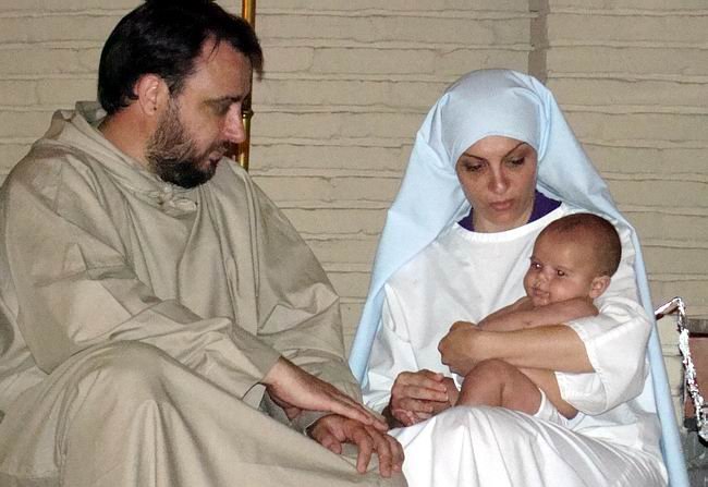 Jesús nace en cada navidad para todos los hombres. Jesús nace en cada navidad para todos los hombres.