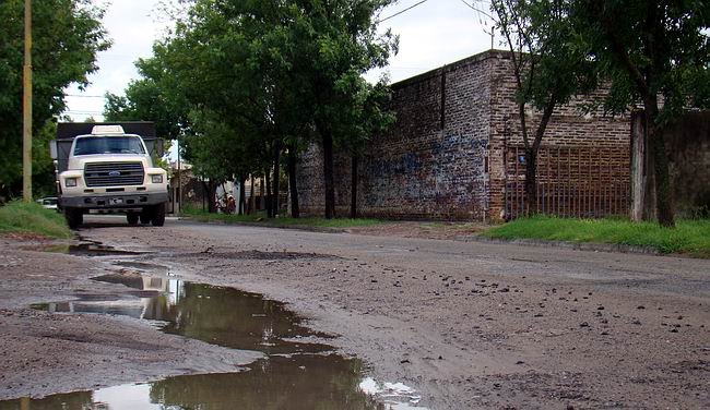 Las calles de la ciudad tendrán mayor vida útil sin camiones circulando. Las calles de la ciudad tendrán mayor vida útil sin camiones circulando.