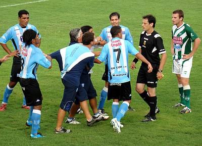 La expulsión no alteró el trámite del juego. La expulsión no alteró el trámite del juego.