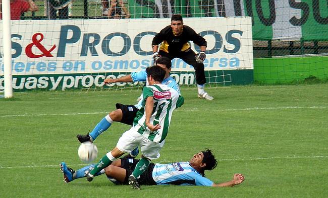 El albiverde dispuso de algunas chances pero no supo concretarlas. El albiverde dispuso de algunas chances pero no supo concretarlas.