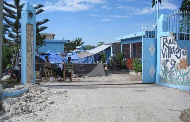 Detalle del orfanato que fuera destruido y ahora reconstruido (Foto: Gentileza Gerardo Corroto).