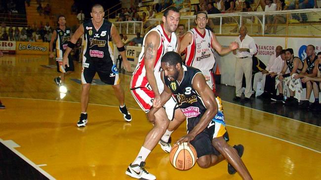 Profit sigue sumando partidos con buenos rendimientos.