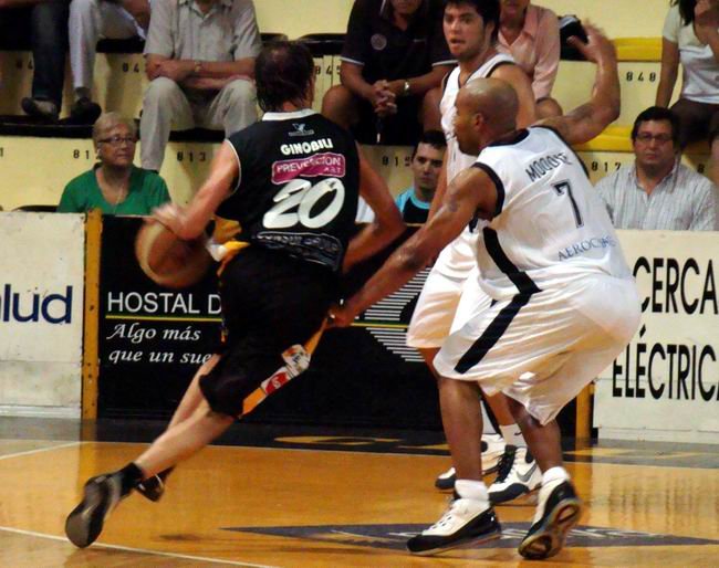 Libertad y Boca vuelven a animar una serie que muchos pronostican como extensa (Foto: Archivo).